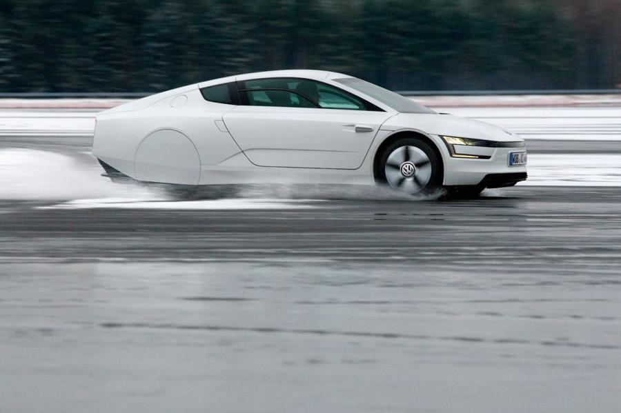  Volkswagen XL1 2013 года  (фото 12 из 78)
